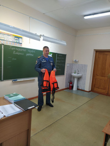 В школах Кузбасса проходят занятия по мерам безопасности на водных объектах в зимний период